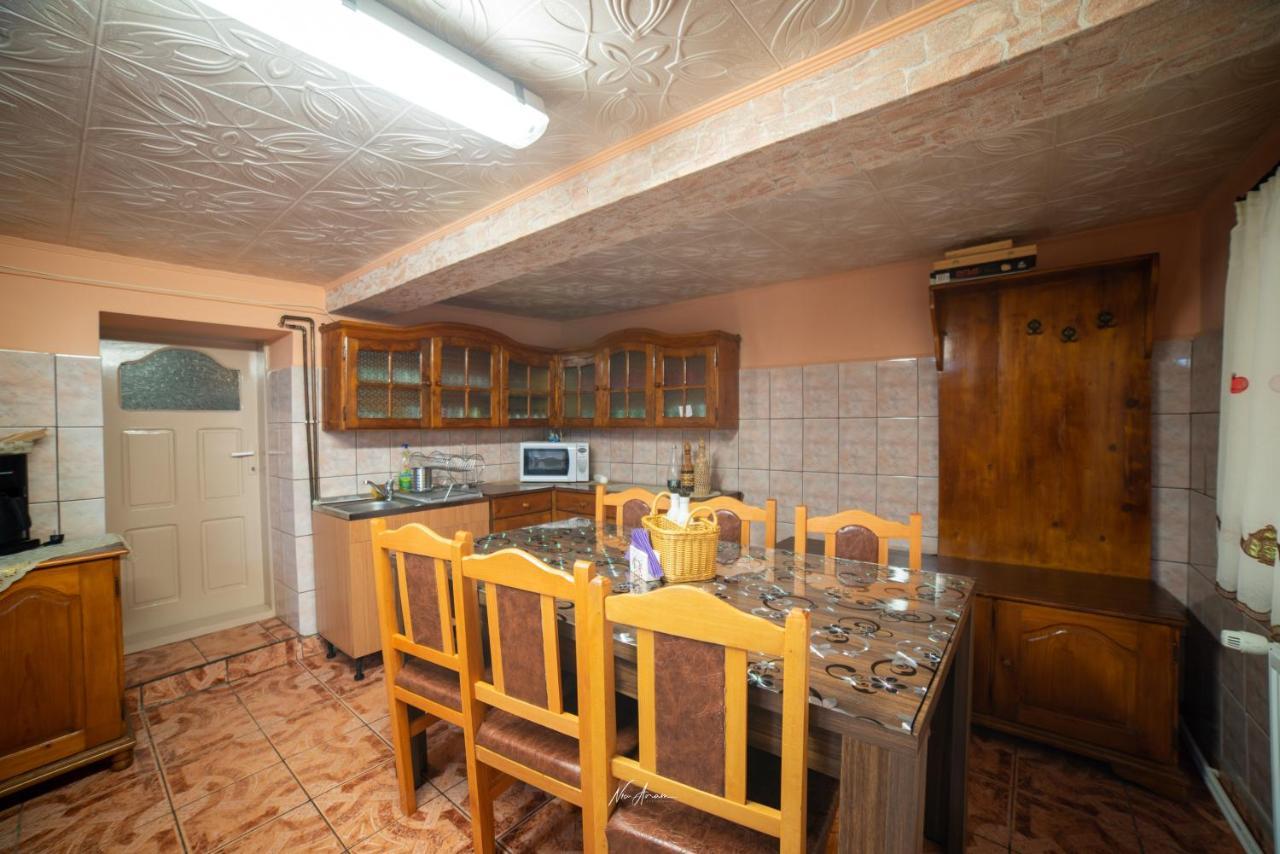 Casa Cosmina Arieseni Villa Exteriör bild