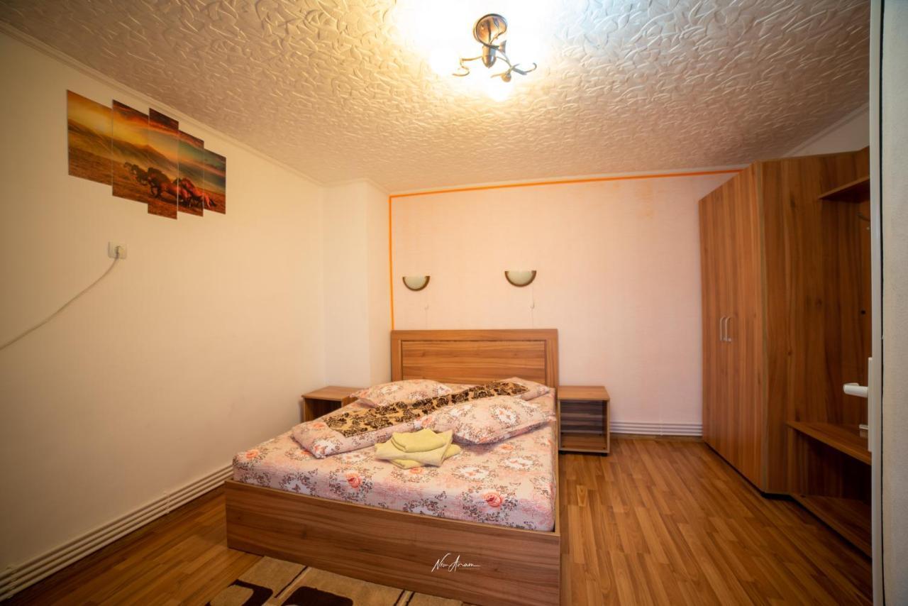 Casa Cosmina Arieseni Villa Exteriör bild